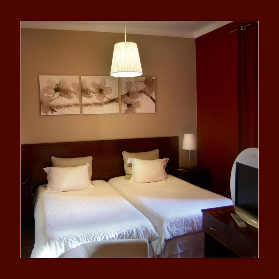 オデミラ Residencial Rita Bed & Breakfast エクステリア 写真