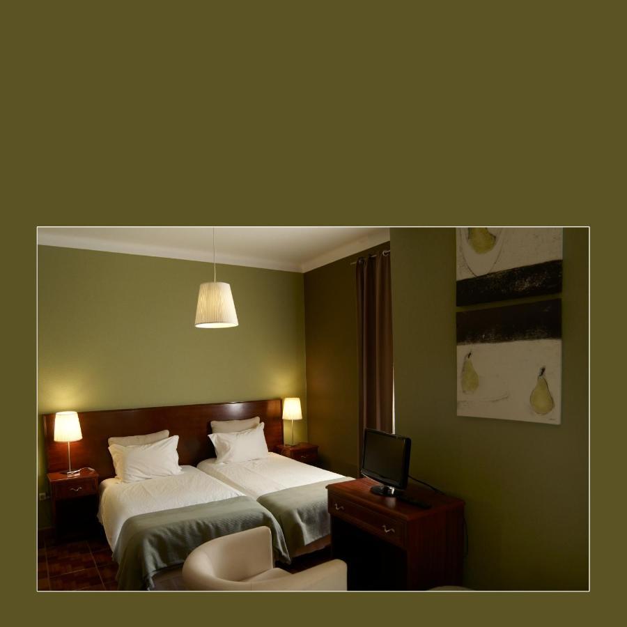 オデミラ Residencial Rita Bed & Breakfast エクステリア 写真